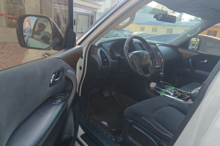 Used Nissan Patrol 2018 4.0L LinkedIn Edition Driver Seat