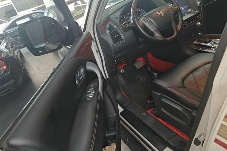 Used Nissan Patrol 2018 4.0L SE Middle East Version Driver Seat