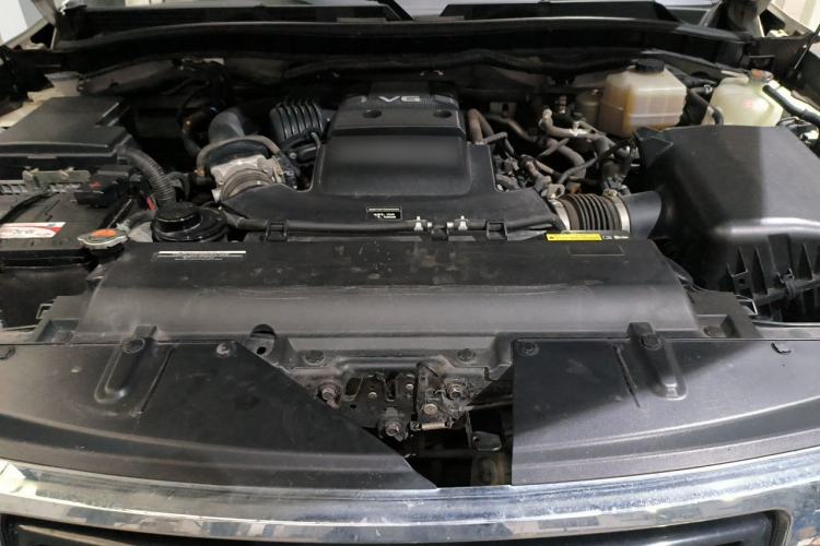 Used Nissan Patrol 2018 Y62 4.0 XE Middle East Engine Bay