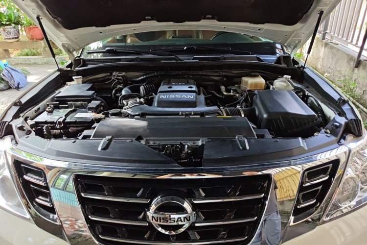 Used Nissan Patrol 2018 4.0L LinkedIn Edition Engine Bay