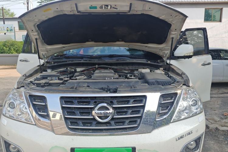 Used Nissan Patrol 2018 4.0L LinkedIn Edition Engine Bay