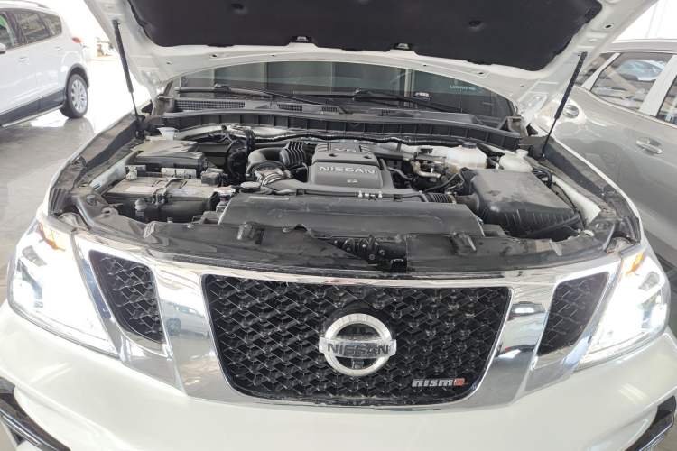Used Nissan Patrol 2018 4.0L Automatic 7-Seater Middle East Version Engine Bay