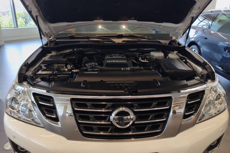 Used Nissan Patrol  Engine Bay