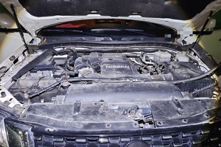 Used Nissan Patrol 2018 4.0L LinkedIn Edition Engine Bay