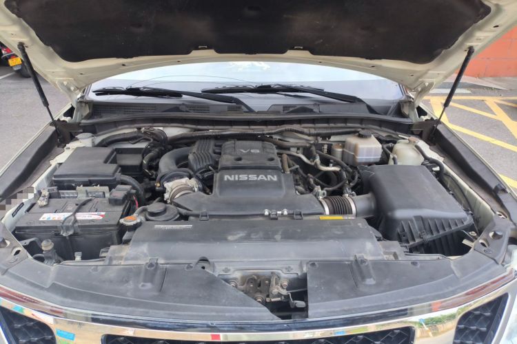 Used Nissan Patrol  Engine Bay