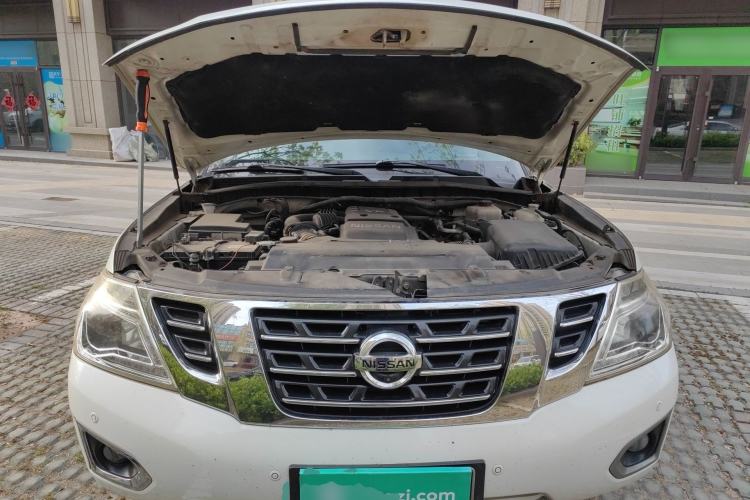Used Nissan Patrol  Engine Bay