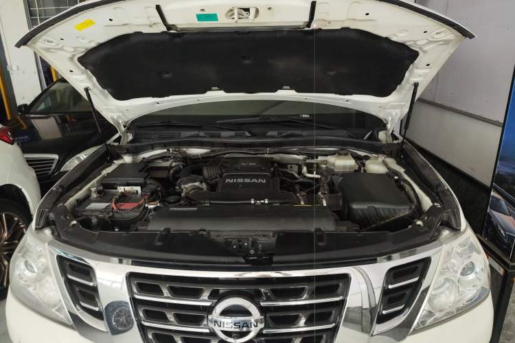 Used Nissan Patrol 2018 4.0L LinkedIn Edition Engine Bay