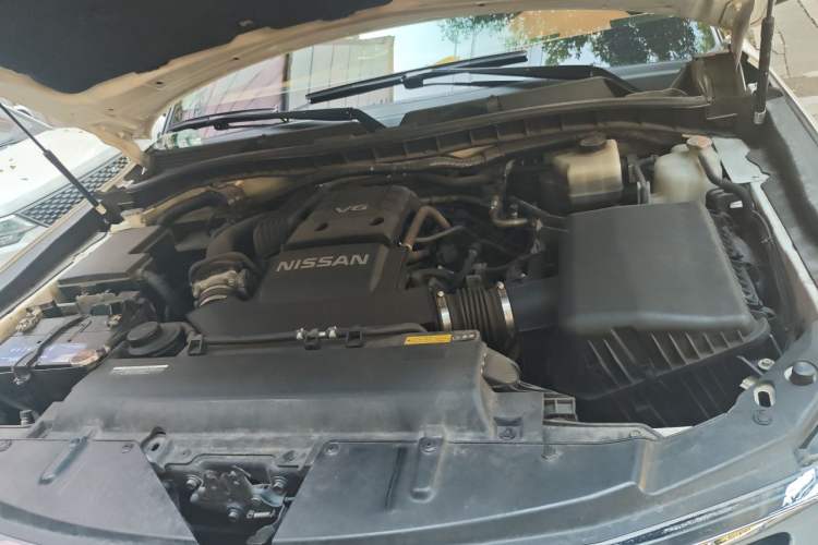 Used Nissan Patrol 2018 4.0L Automatic 7-Seater Middle East Version Engine Bay