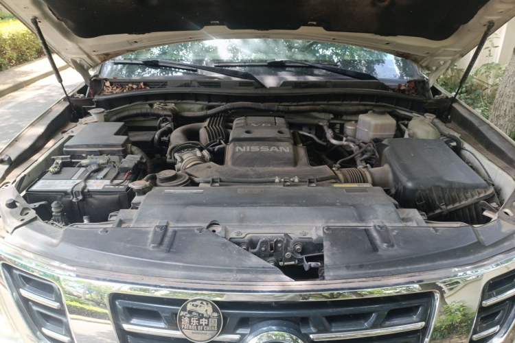 Used Nissan Patrol  Engine Bay