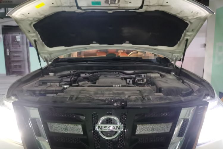 Used Nissan Patrol 2018 4.0L Platinum Edition Engine Bay
