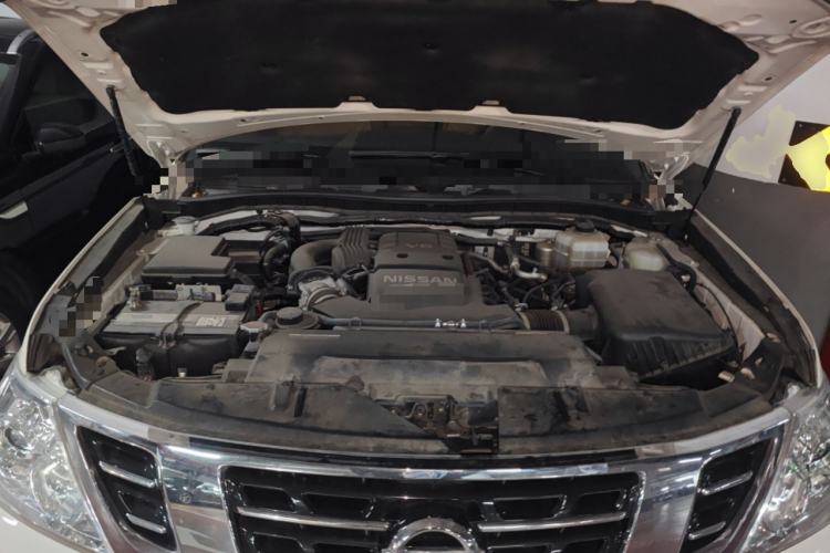 Used Nissan Patrol 2018 4.0L LinkedIn Edition Engine Bay