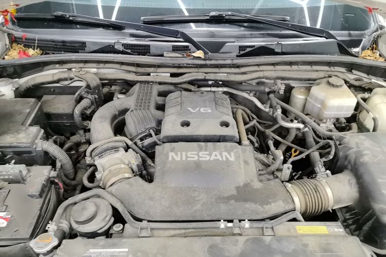 Used Nissan Patrol 2018 4.0L Automatic 7-Seater Middle East Version Engine Bay
