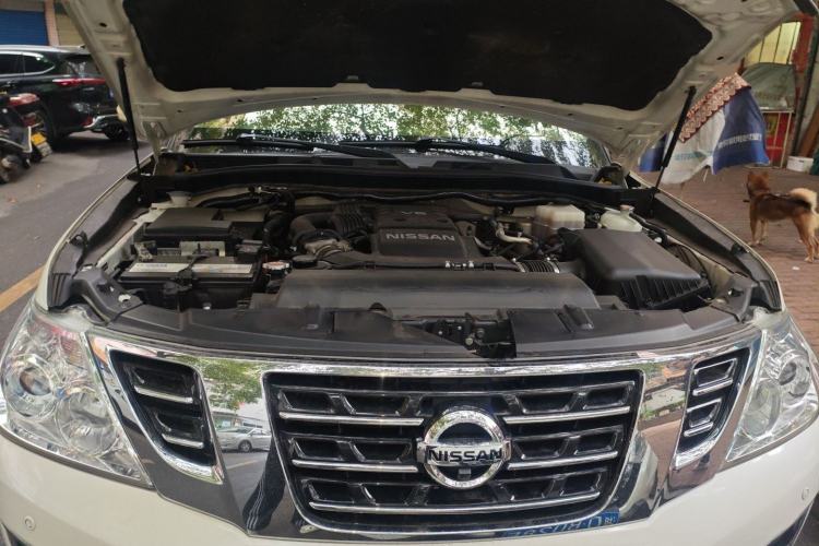 Used Nissan Patrol 2018 4.0L LinkedIn Edition Engine Bay