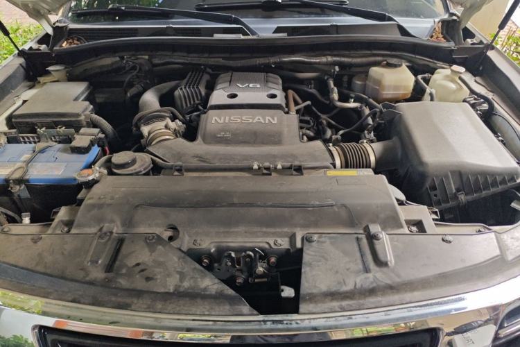 Used Nissan Patrol  Engine Bay