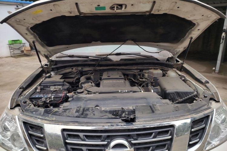 Used Nissan Patrol 2018 4.0L Automatic 7-Seater Middle East Version Engine Bay