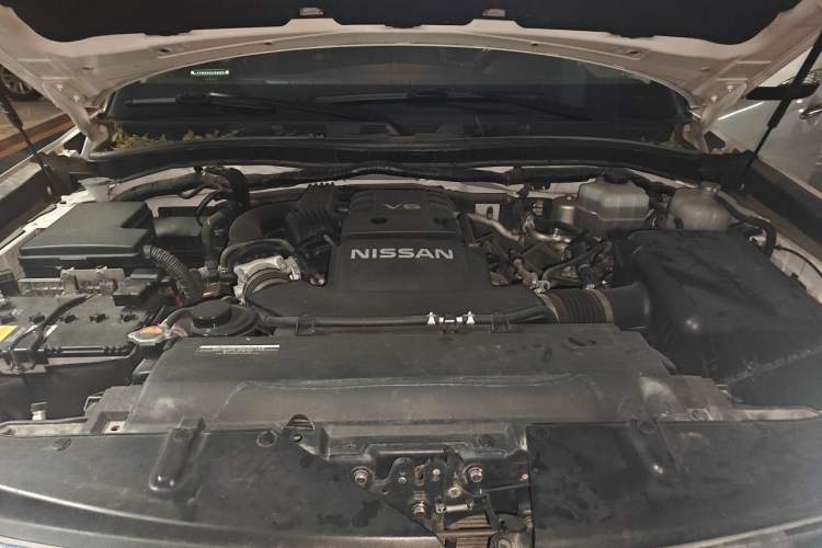 Used Nissan Patrol  Engine Bay