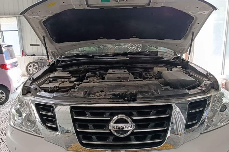 Used Nissan Patrol 2018 Y62 4.0 XE Middle East Engine Bay