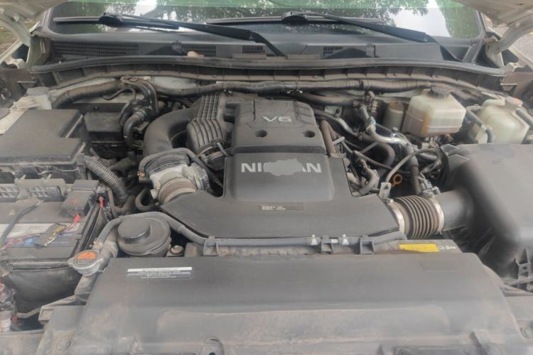 Used Nissan Patrol  Engine Bay