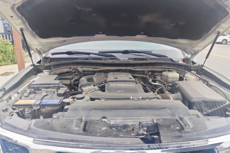 Used Nissan Patrol  Engine Bay