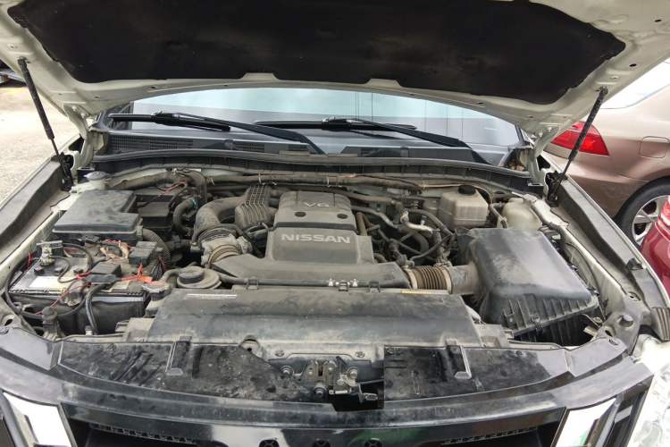 Used Nissan Patrol 2018 4.0L LinkedIn Edition Engine Bay