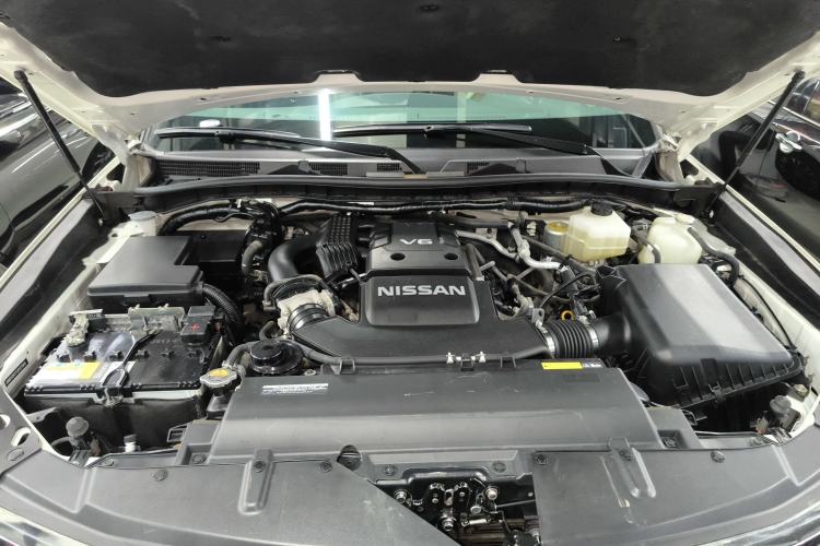 Used Nissan Patrol 2018 4.0L SE Middle East Version Engine Bay