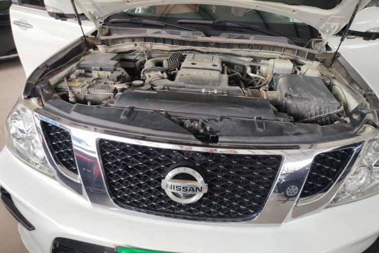 Used Nissan Patrol 2018 4.0L Automatic 7-Seater Middle East Version Engine Bay