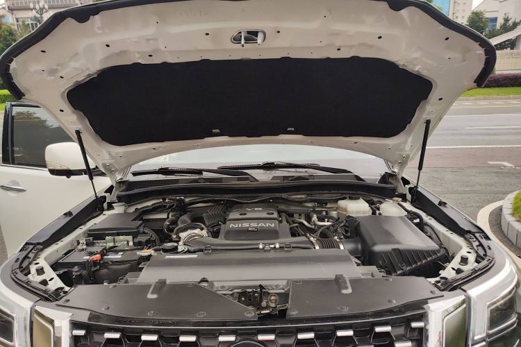 Used Nissan Patrol 2018 4.0L LinkedIn Edition Engine Bay