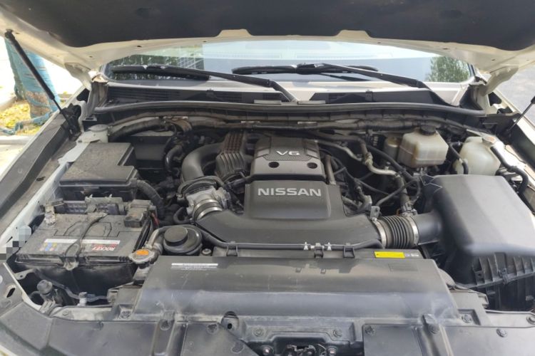 Used Nissan Patrol 2018 4.0L Automatic 7-Seater Middle East Version Engine Bay