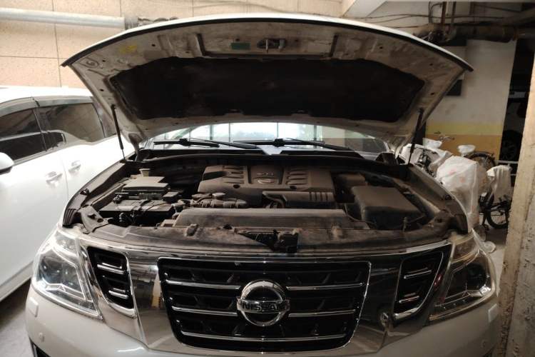 Used Nissan Patrol  Engine Bay