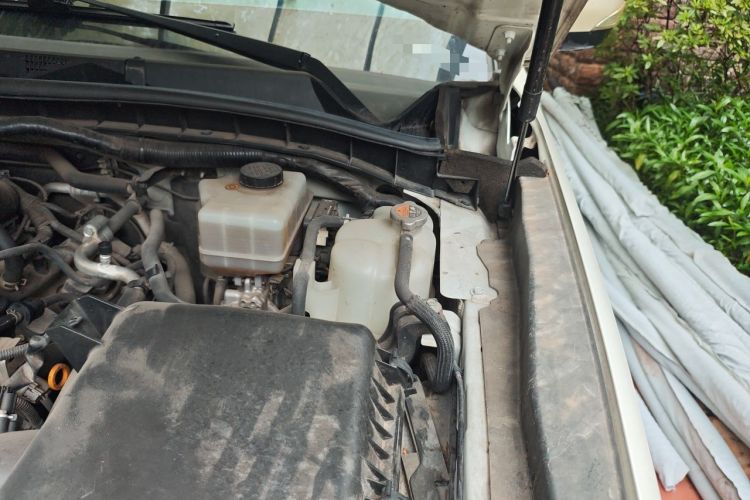 Used Nissan Patrol 2018 4.0L Automatic 7-Seater Middle East Version Engine Bay Left