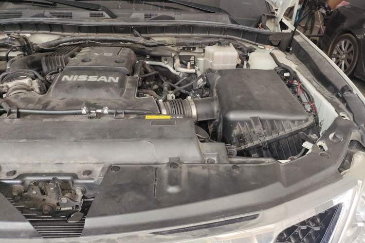 Used Nissan Patrol  Engine Bay Left