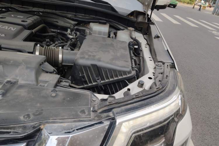 Used Nissan Patrol  Engine Bay Left