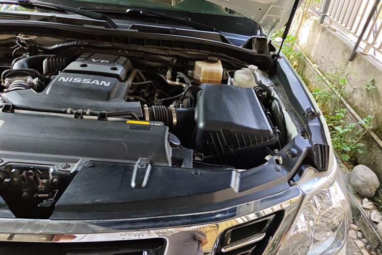 Used Nissan Patrol 2018 4.0L LinkedIn Edition Engine Bay Left