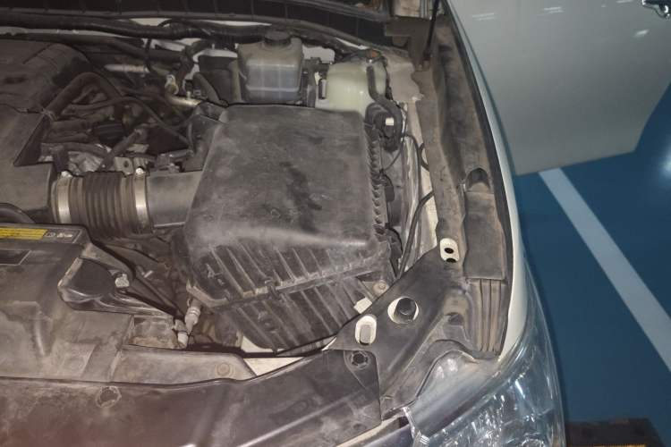 Used Nissan Patrol 2018 4.0L LinkedIn Edition Engine Bay Left
