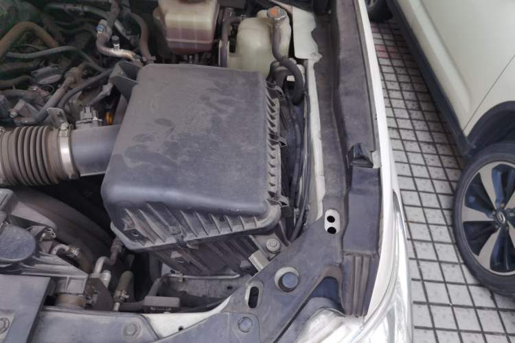 Used Nissan Patrol 2018 4.0L LinkedIn Edition Engine Bay Left