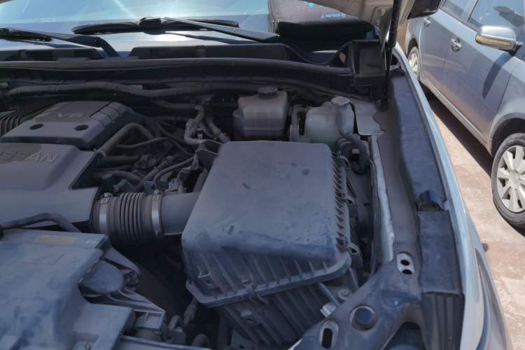 Used Nissan Patrol 2018 4.0L LinkedIn Edition Engine Bay Left