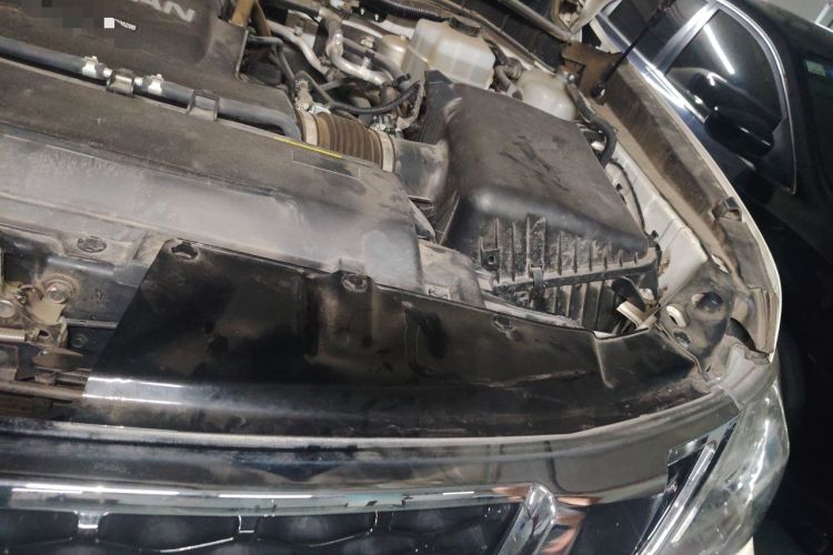 Used Nissan Patrol  Engine Bay Left