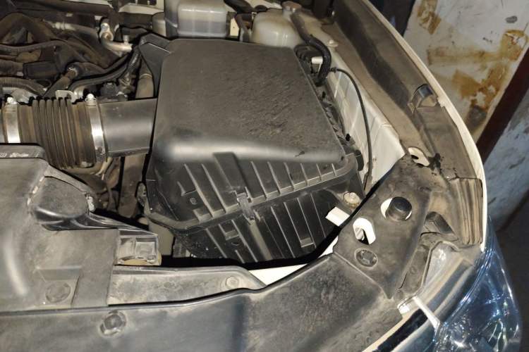 Used Nissan Patrol 2018 4.0L Automatic 7-Seater Middle East Version Engine Bay Left