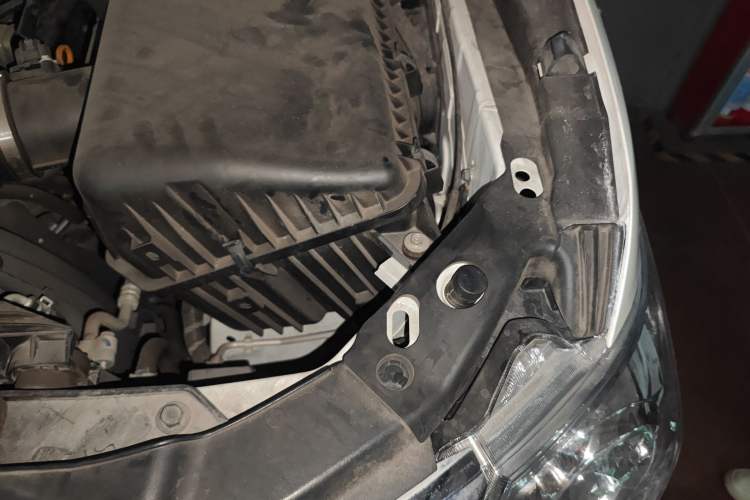 Used Nissan Patrol 2018 4.0L LinkedIn Edition Engine Bay Left
