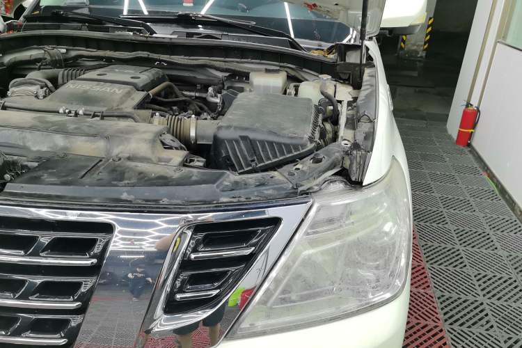 Used Nissan Patrol 2018 4.0L Automatic 7-Seater Middle East Version Engine Bay Left