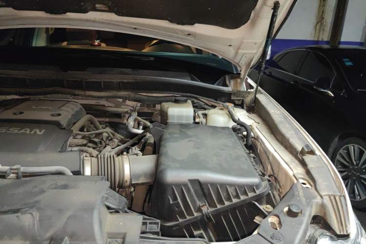 Used Nissan Patrol 2018 4.0L LinkedIn Edition Engine Bay Left