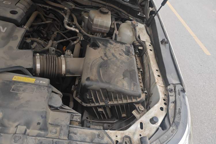 Used Nissan Patrol 2018 4.0L Automatic 7-Seater Middle East Version Engine Bay Left