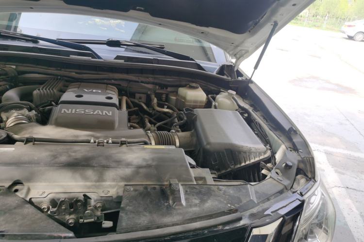 Used Nissan Patrol 2018 Y62 4.0 XE Middle East Engine Bay Left