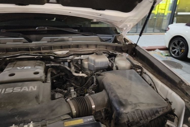 Used Nissan Patrol 2018 4.0L LinkedIn Edition Engine Bay Left