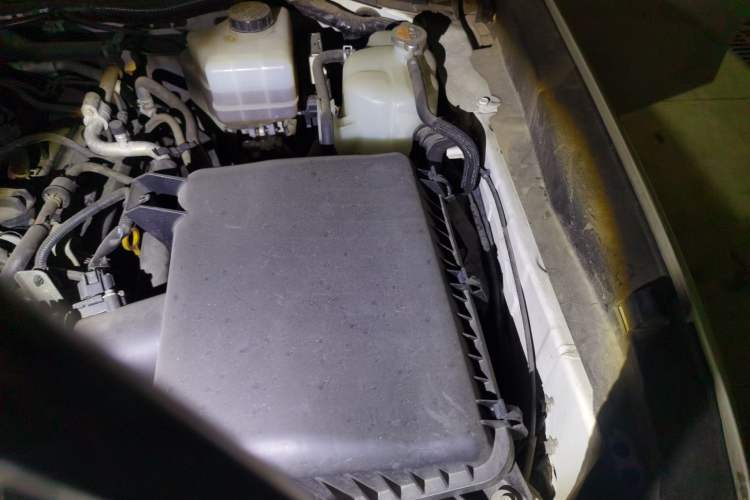 Used Nissan Patrol 2018 4.0L Automatic 7-Seater Middle East Version Engine Bay Left