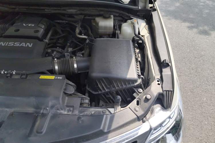 Used Nissan Patrol 2018 4.0L Automatic 7-Seater Middle East Version Engine Bay Left