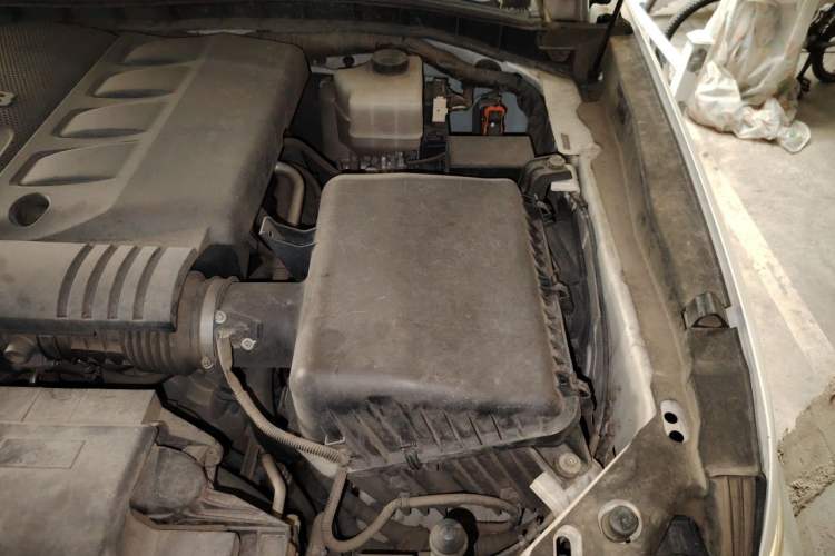 Used Nissan Patrol  Engine Bay Left