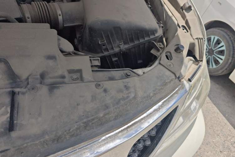 Used Nissan Patrol  Engine Bay Left