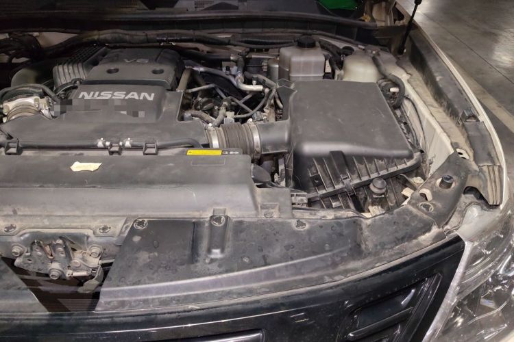 Used Nissan Patrol 2018 4.0L SE Middle East Version Engine Bay Left