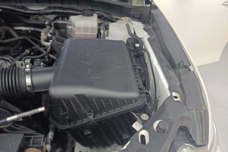 Used Nissan Patrol 2018 Y62 4.0 XE Middle East Engine Bay Left